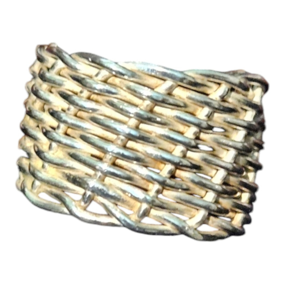 925 Sterling Silver Unbranded Ring Size 6 - Picture 2 of 5